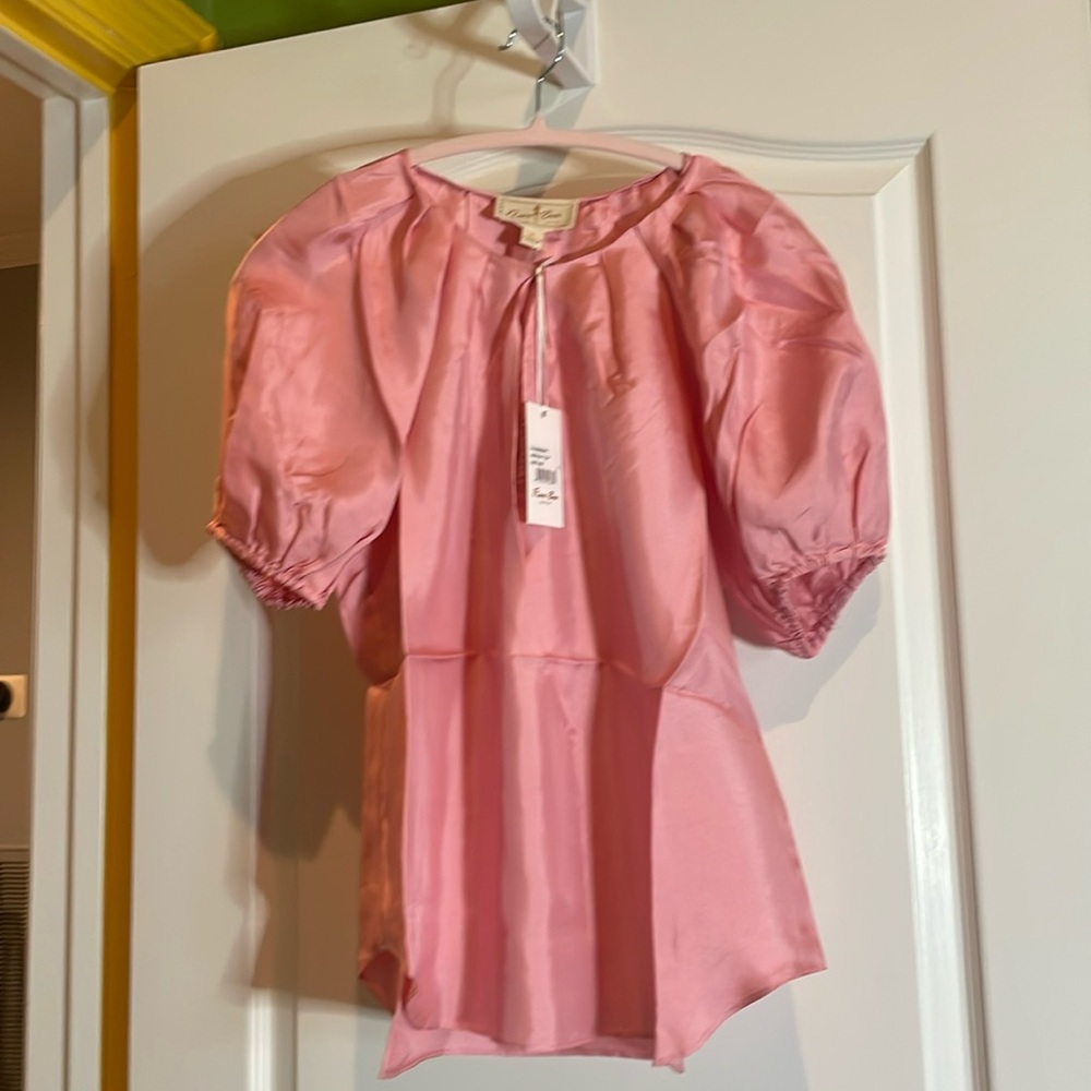 🌸FLORA BEA silk pink top short puffy sleeve, 100% silk size small pit to pit 18